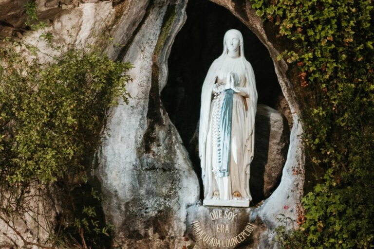 Bernadette-Grotte von Lourdes