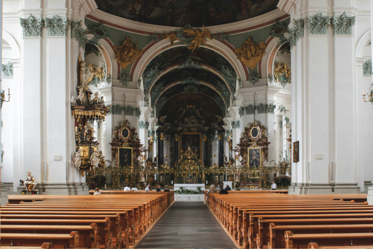 Das Kloster Einsiedeln, Anziehungspunkt für rund 800.000 Pilger und Touristen pro Jahr